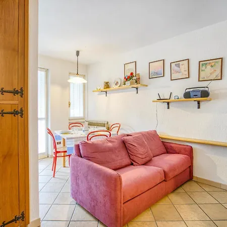 2 Bedroom Cozy In アパート *